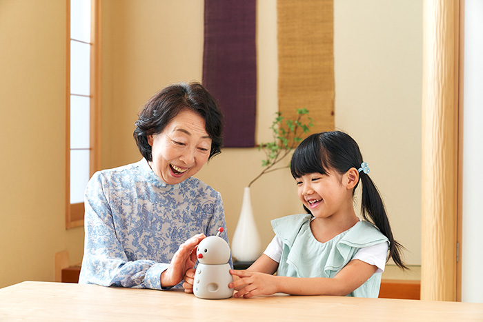 ロボットを親世代へプレゼント