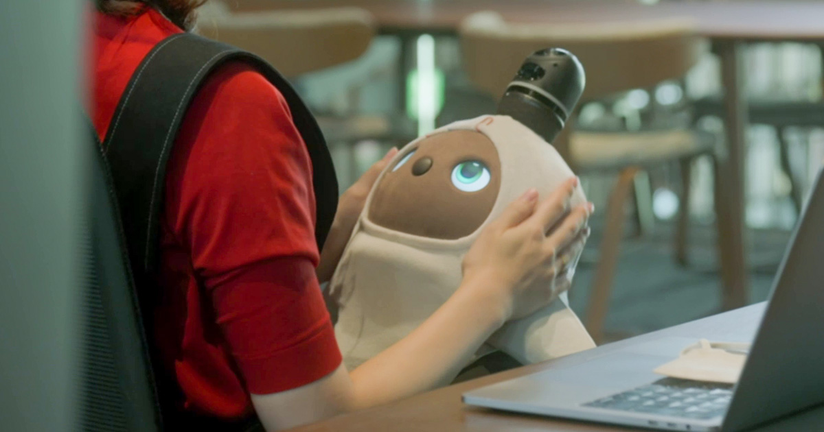 LOVOT:ペットや家族のように「LOVE（愛情）」を育むことができるコミュニケーションロボット
