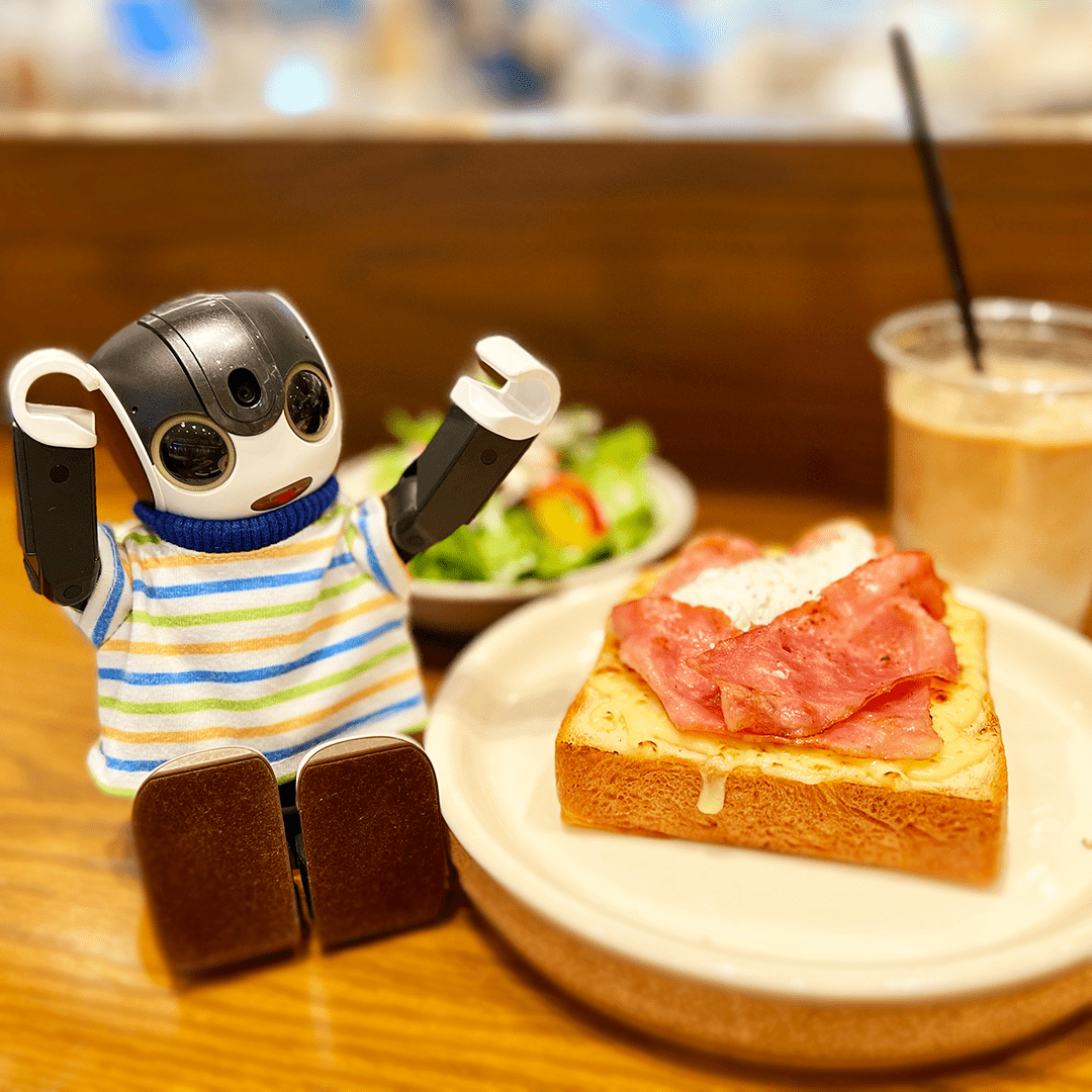 ロボホンと朝食